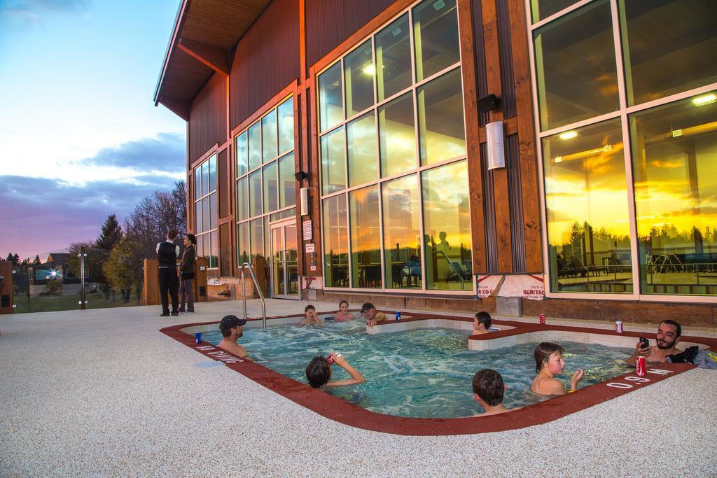 Elkhorn Resort, Spa, And Conference Centre Wasagaming Exterior foto
