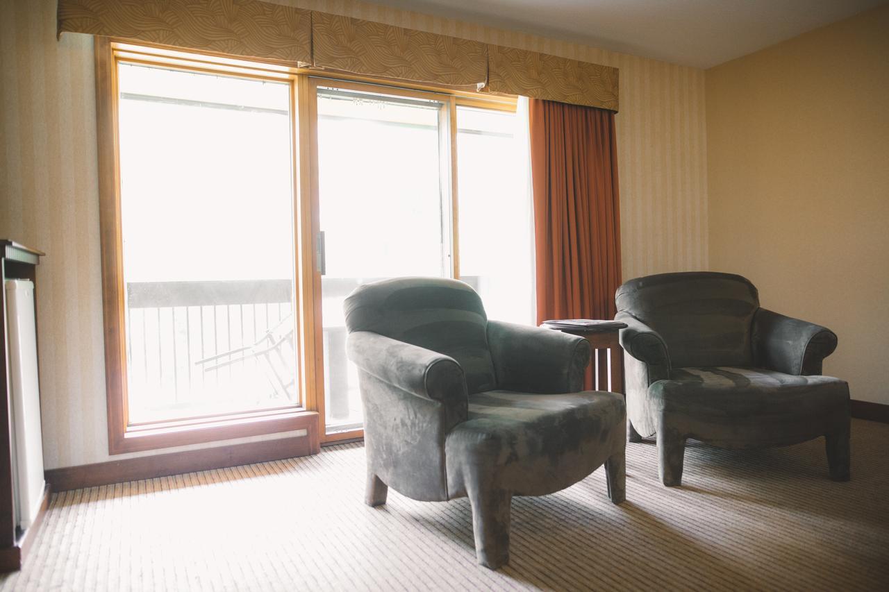 Elkhorn Resort, Spa, And Conference Centre Wasagaming Exterior foto