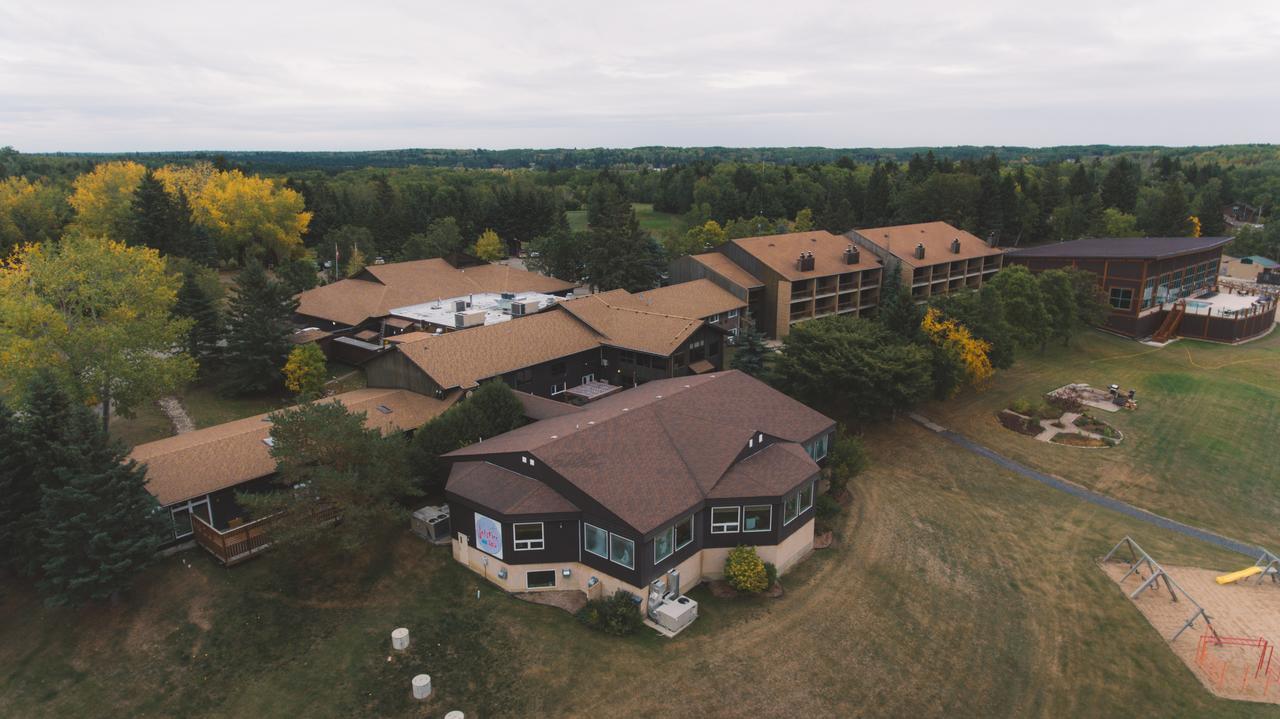 Elkhorn Resort, Spa, And Conference Centre Wasagaming Exterior foto